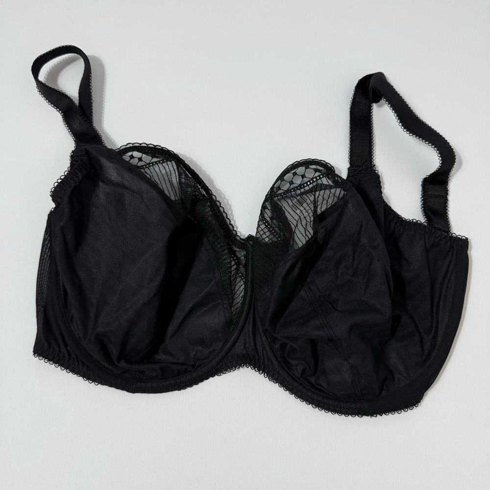 Elegant Black Lace Underwire Bra with Sheer Accents